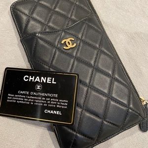 Chanel flat wallet pouch black